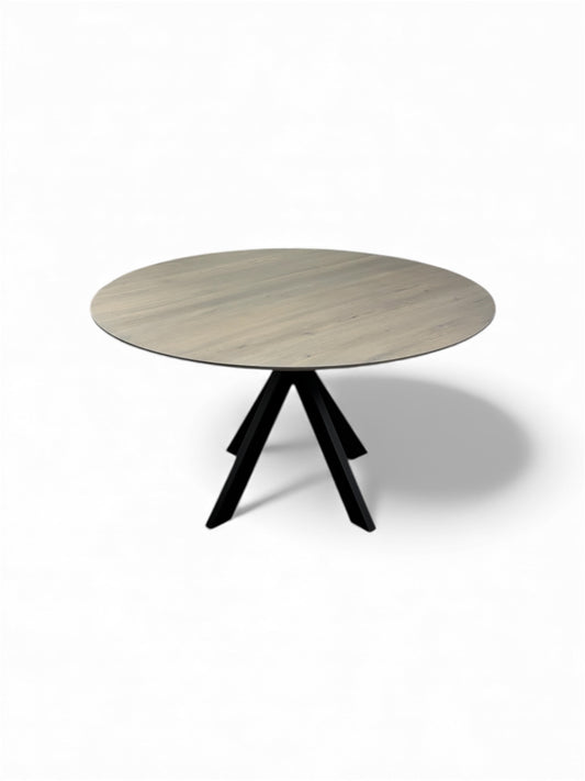 EETTAFEL JOOST ROND MASSIEF EIKENHOUT