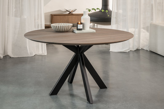 EETTAFEL JOOST ROND MASSIEF EIKENHOUT